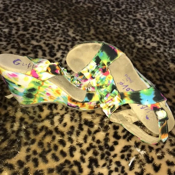 Super Cute Tie-Dye Wedges - Picture 5 of 12